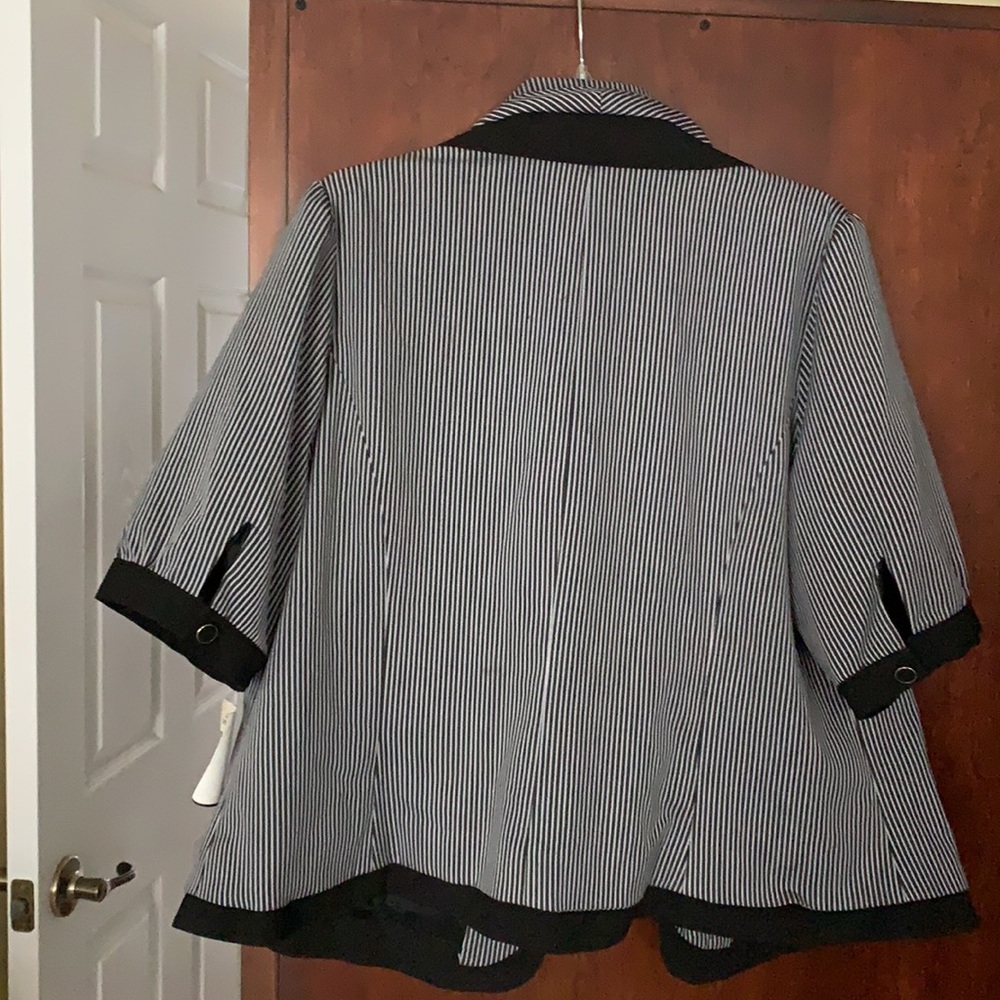 Sport Jacket - Picture 2 of 5